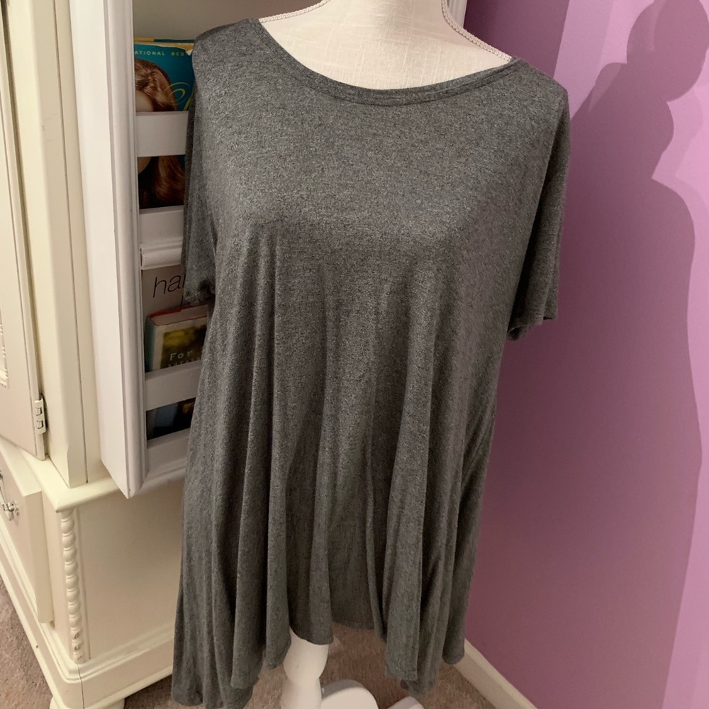 Gray Talula Tunic top | Medium